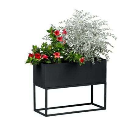 Prostokątna donica na kwiaty w stylu loftowym, czarna. Producent Sigma Design.