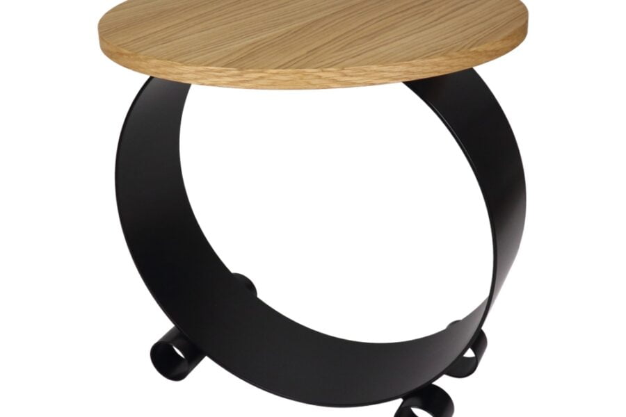 Okrągły stolik kawowy Disten z czarną podstawą i fornirowanym blatem dębowym. Producent Sigma Design.