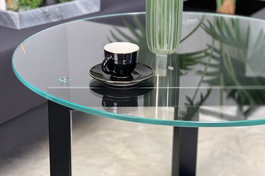 Okrągły stolik kawowy Neon z szklanym blatem. Producent Sigma Design.